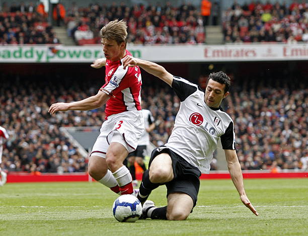 不仅承担起 不仅承担起